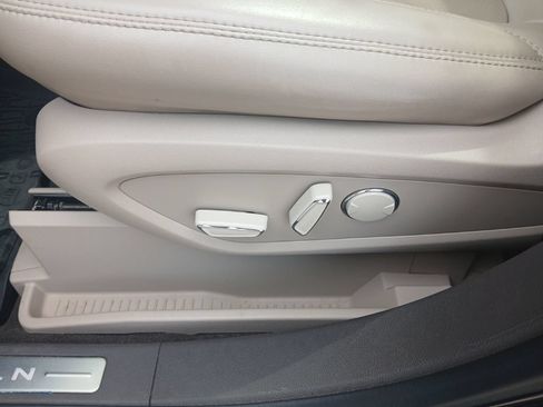 Used 2022 Lincoln Nautilus Reserve FWD image 31