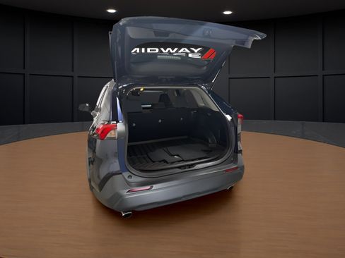 Used 2021 Toyota RAV4 XLE AWD/4WD image 7