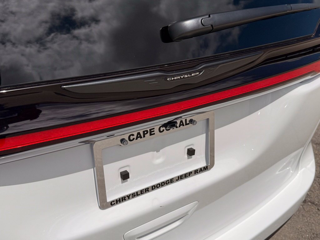 New 2026 Chrysler Pacifica Select FWD image 30