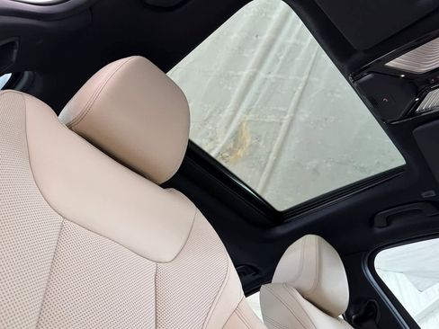 Used 2024 BMW 330i Sedan w/ Convenience Package image 16