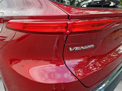 Used 2021 Toyota Venza XLE w/ Softex Package AWD/4WD image 18