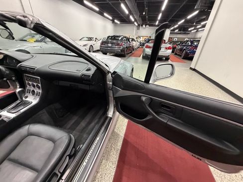 Used 2001 BMW Z3 2.5i RWD image 21