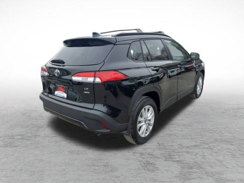 Certified 2022 Toyota Corolla Cross LE image 7