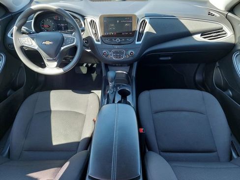 Used 2024 Chevrolet Malibu LT image 3