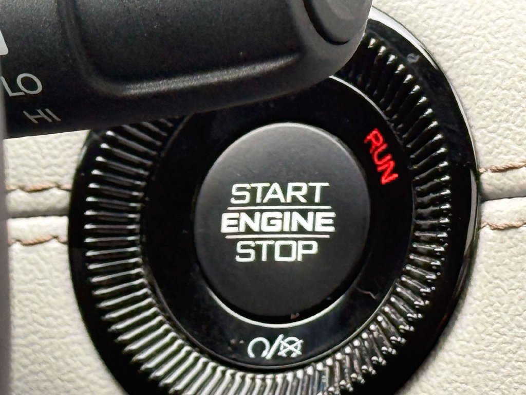 Used 2024 Jeep Compass Limited w/ Sun and Sound Group AWD/4WD image 25