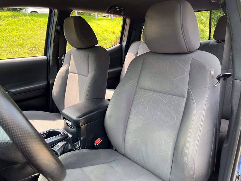 Used 2018 Toyota Tacoma TRD Off-Road AWD/4WD image 9