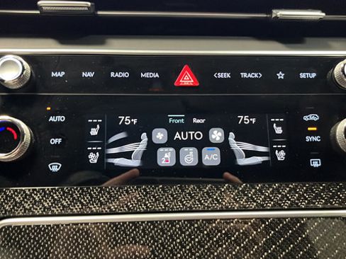 Used 2025 Genesis GV80 3.5T e-SC AWD/4WD image 18