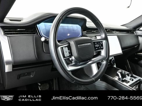 Used 2023 Land Rover Range Rover SV image 4