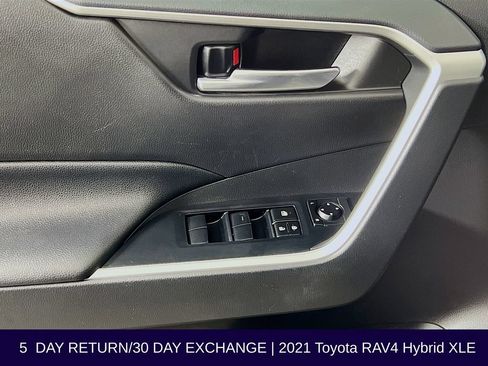 Used 2021 Toyota RAV4 XLE AWD/4WD image 22