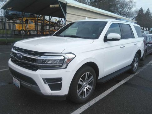 Used 2024 Ford Expedition Limited image 4