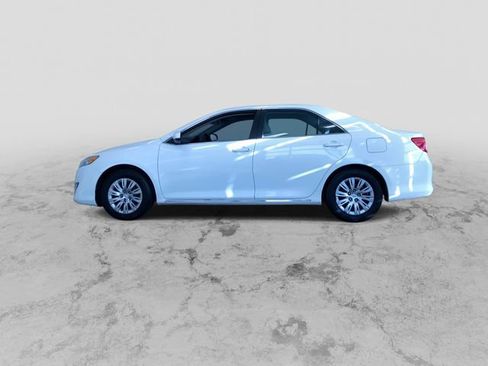 Used 2014 Toyota Camry LE image 7