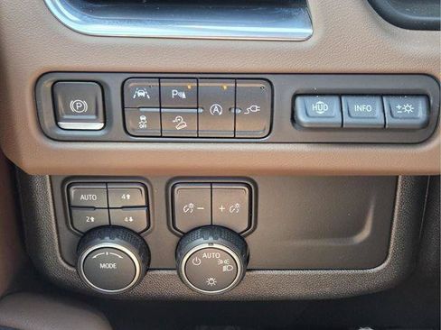 Certified 2021 Chevrolet Tahoe High Country AWD/4WD image 32