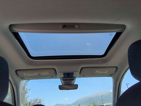 New 2026 Honda HR-V EX-L image 15