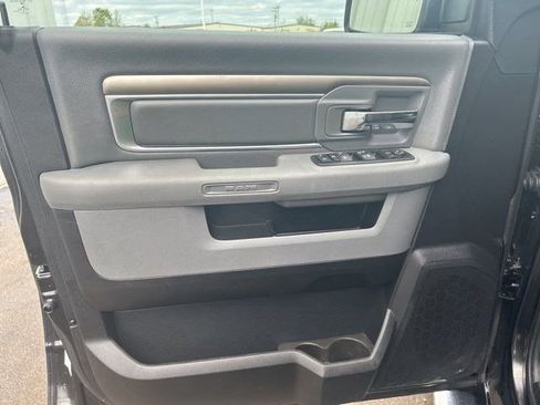 Used 2017 RAM 1500 Classic SLT w/ SLT Plus D￩cor Group AWD/4WD image 12