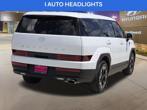 Certified 2025 Hyundai Santa Fe SE FWD image 7
