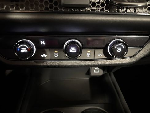 Certified 2023 Honda HR-V LX image 22