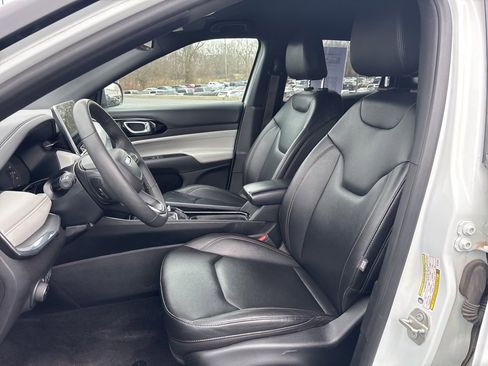 Used 2024 Jeep Compass Limited image 7