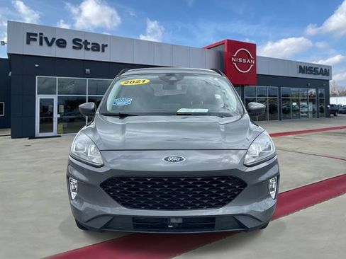 Used 2021 Ford Escape SEL w/ Technology Package AWD/4WD image 2