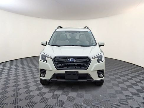 Used 2023 Subaru Forester Premium image 3