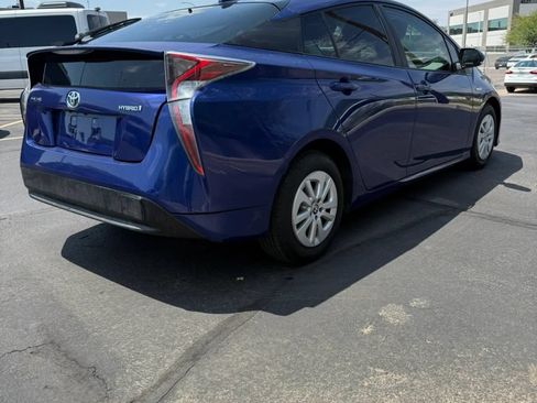 Used 2016 Toyota Prius Two FWD image 4