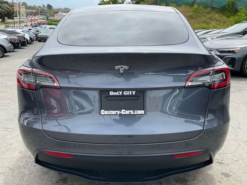 Used 2023 Tesla Model Y 2WD image 4