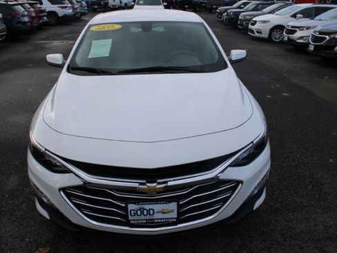 Used 2022 Chevrolet Malibu LT image 2