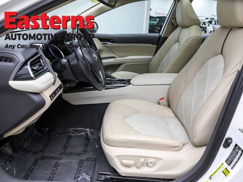 Used 2019 Toyota Camry XLE image 14