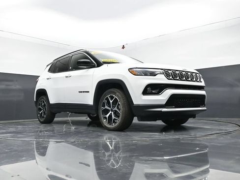 Used 2026 Jeep Compass Limited AWD/4WD image 36