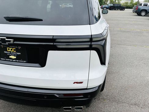 Used 2024 Chevrolet Traverse RS image 16
