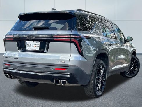 Used 2025 Chevrolet Traverse LT w/ Midnight/Sport Edition AWD/4WD image 2