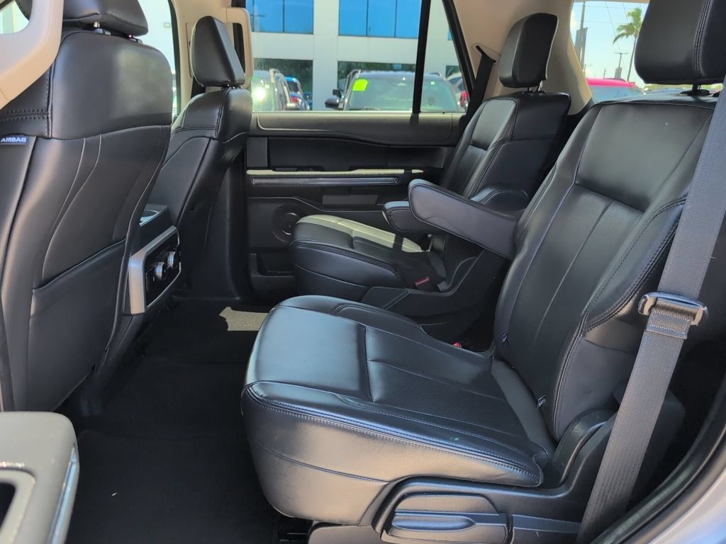 Used 2024 Ford Expedition XLT RWD image 12