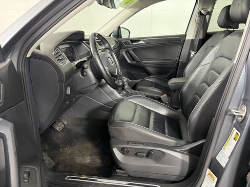 Used 2019 Volkswagen Tiguan SEL Premium image 14