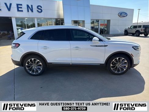 Used 2021 Lincoln Nautilus Reserve image 3