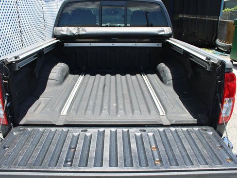 Used 2015 Nissan Frontier SV w/ SV Value Truck Package RWD image 7