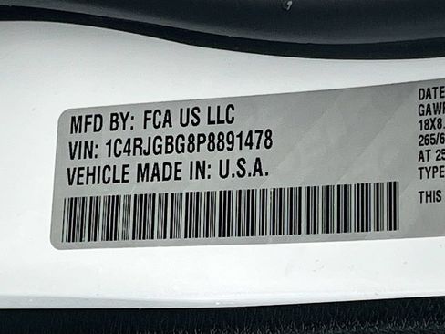 Used 2023 Jeep Grand Cherokee Limited RWD image 30