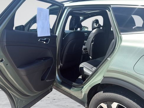 Used 2023 Kia Sportage X-Line w/ X-Line Premium Package AWD/4WD image 32