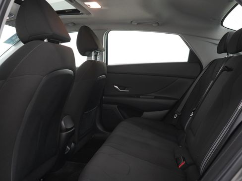 Used 2025 Hyundai Elantra SEL FWD image 18