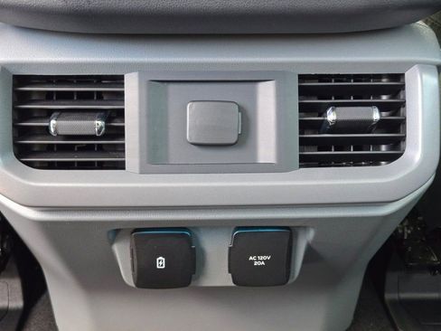 Used 2024 Ford F150 Lightning Flash image 17