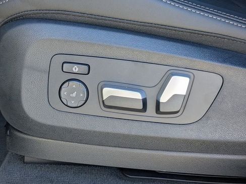 New 2026 BMW X5 sDrive40i image 21