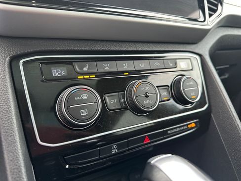 Used 2023 Volkswagen Atlas Cross Sport SE image 11