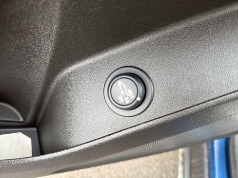 Used 2023 Chevrolet Equinox LT image 11