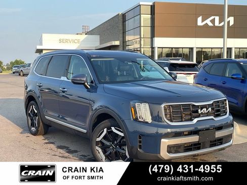 Certified 2023 Kia Telluride S w/ S Sunroof Package AWD/4WD image 1