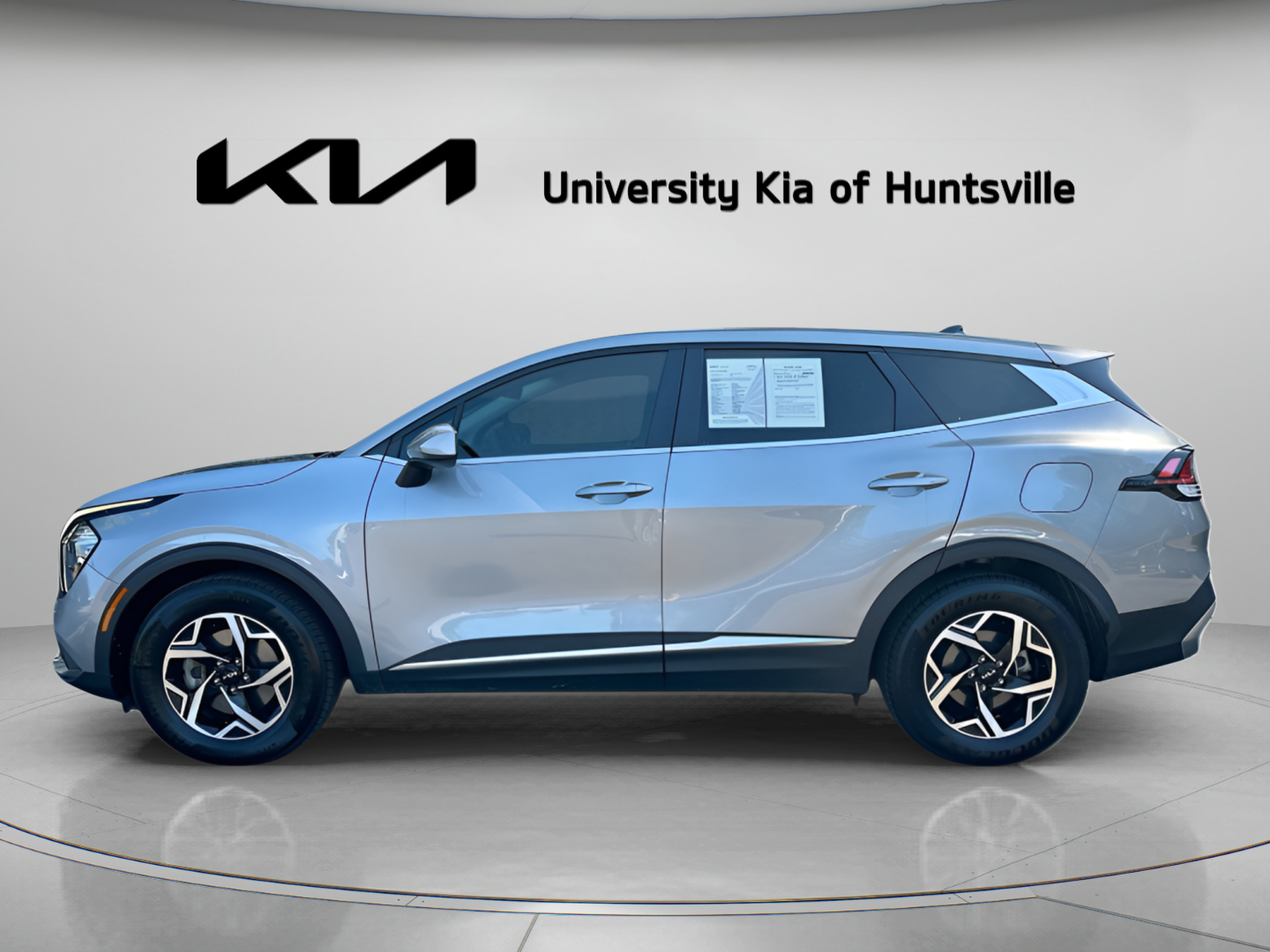 Used 2023 Kia Sportage LX FWD image 5