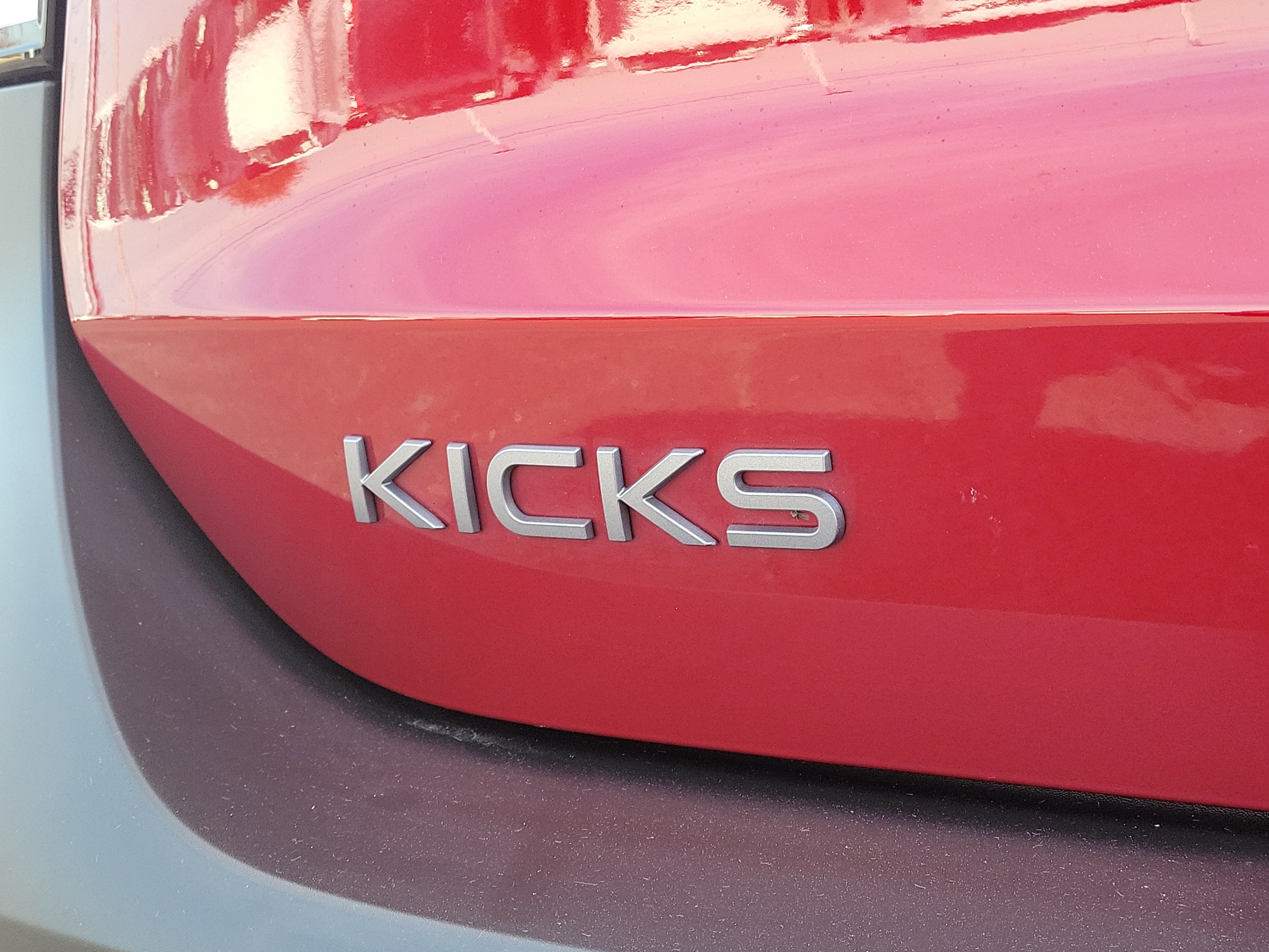 Certified 2025 Nissan Kicks SV w/ SV Premium Package AWD/4WD image 6