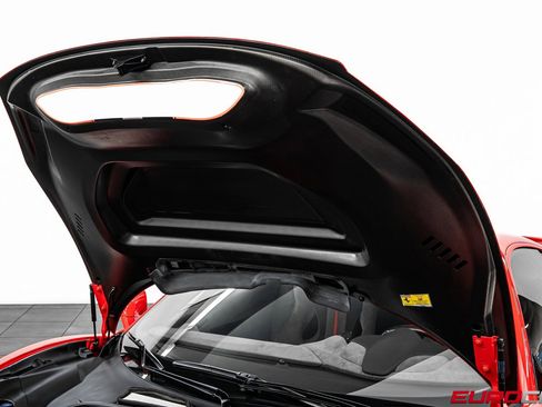 Used 2020 Ferrari 488 Pista Coupe image 10