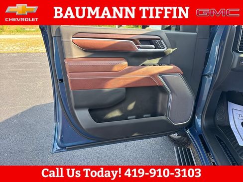 Used 2025 GMC Sierra 2500 Denali Ultimate AWD/4WD image 18