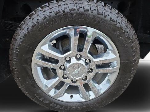 Used 2017 Chevrolet Silverado 2500 High Country AWD/4WD image 9