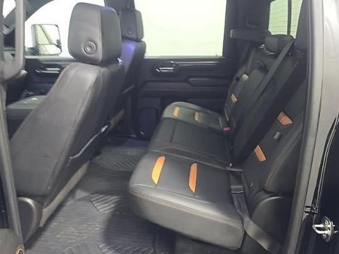 Used 2024 GMC Sierra 2500 AT4 w/ Technology Package AWD/4WD image 4