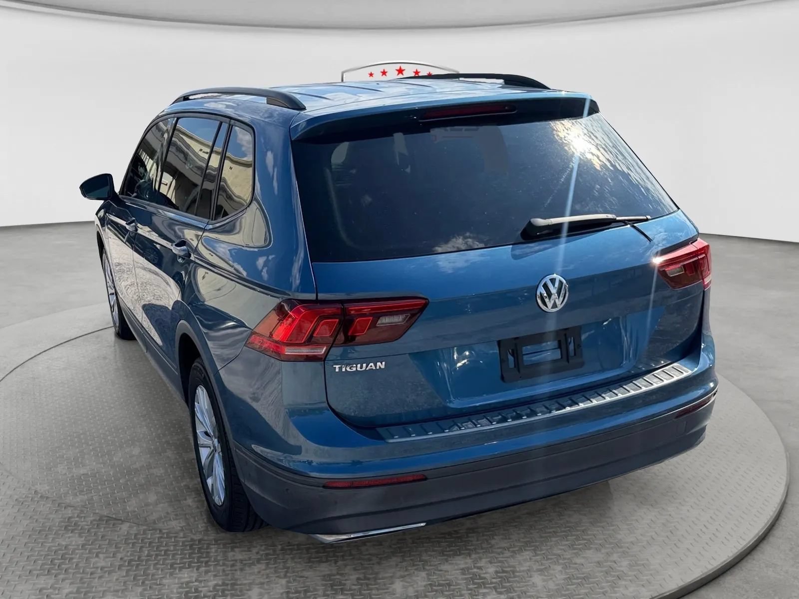Used 2019 Volkswagen Tiguan S FWD image 3