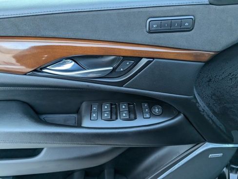 Used 2020 Cadillac Escalade Premium Luxury image 10